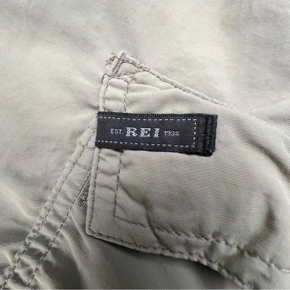 Vintage REI Sahara Convertible Pants Womens 8 Beige Canvas Cargo Hiking - Picture 8 of 12